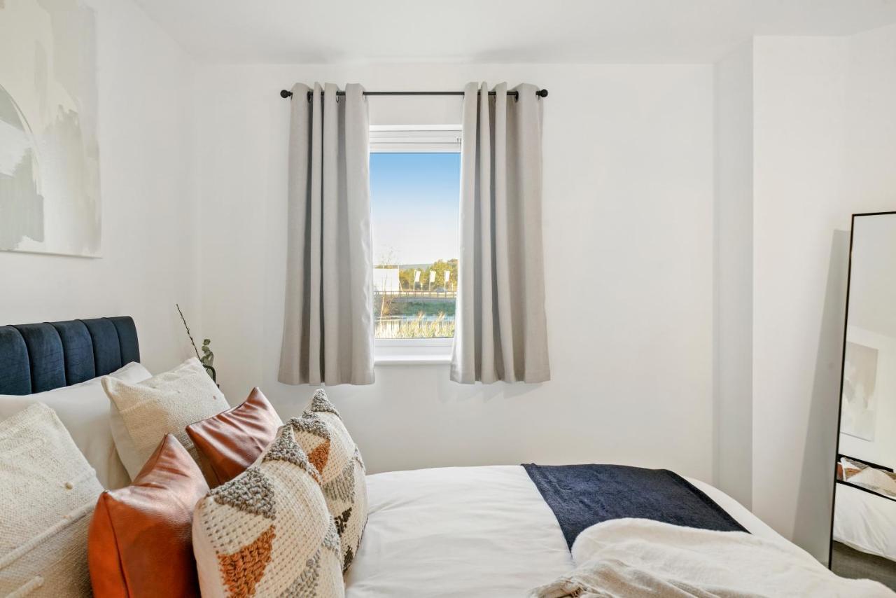 Luxury Apartment At Holt House 米尔顿凯恩斯 外观 照片