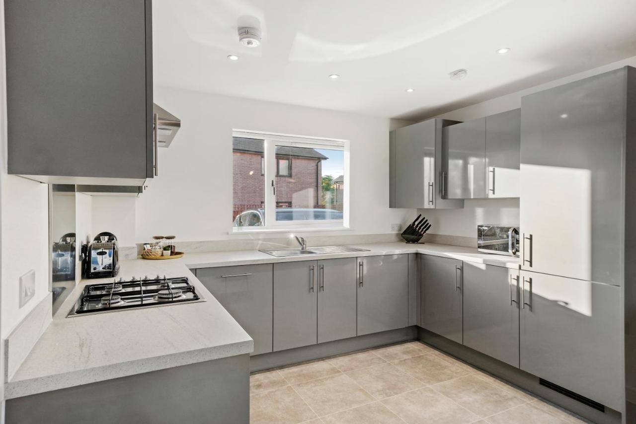 Luxury Apartment At Holt House 米尔顿凯恩斯 外观 照片